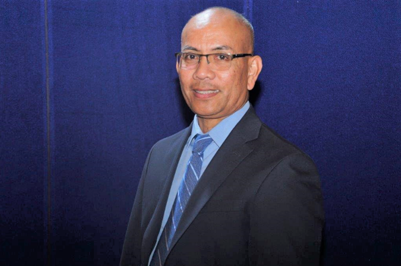 Lake Arrowhead postmastr, Peter Villalon