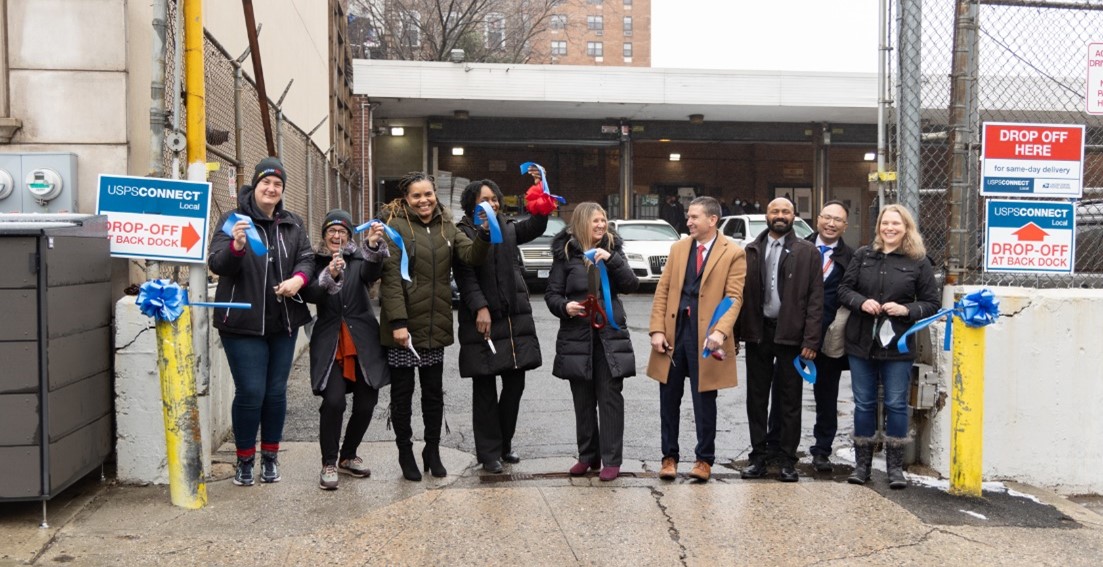 https://about.usps.com/newsroom/local-releases/ct/2022/images/brooklyn-cut-ribbon.jpg