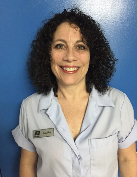 Retail Associate Laura Defeo