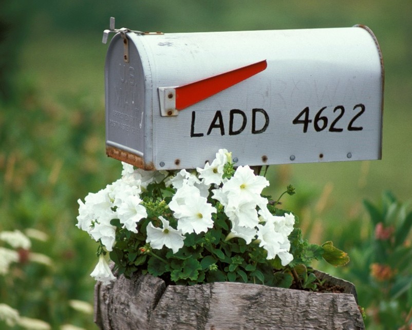 Image of a mailbox