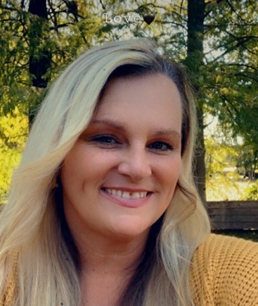 Alamo Postmaster Regina Walker